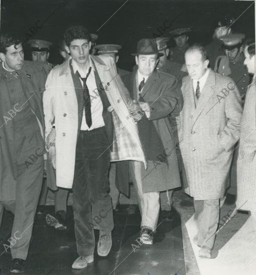 El secuestrador en el momento de ser detenido